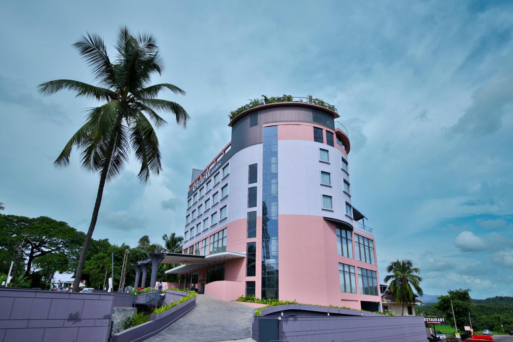 Pushpak Grande Hotel Kondotty Kültér fotó